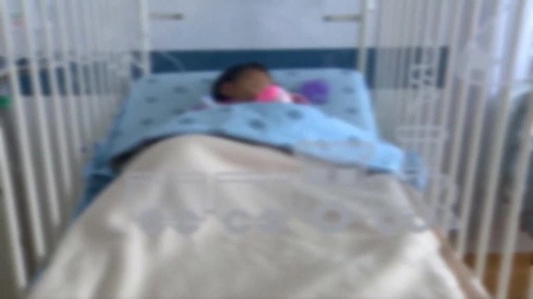 El presidente de Colombia visita a los niños indígenas supervivientes al accidente aéreo en el Amazonas