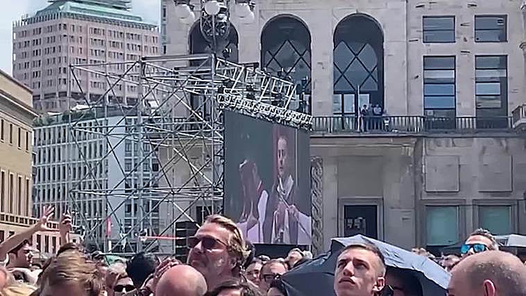 Italia homenajea a Berlusconi con un simbólico funeral de Estado