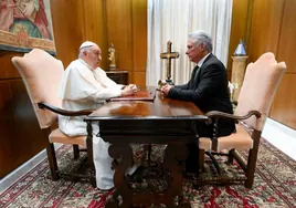 El Papa recibe al presidente de Cuba y pone sobre la mesa la amnistía a los presos políticos del régimen cubano