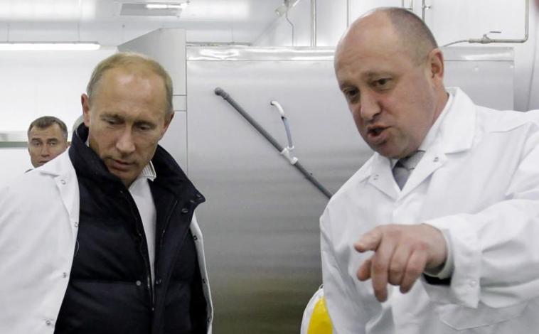 Imagen principal - Prigozhin, el líder paramilitar ruso, es uno de los hombres más buscados por el FBI