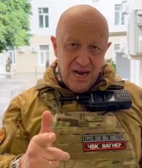 Imagen secundaria 2 - Prigozhin, el líder paramilitar ruso, es uno de los hombres más buscados por el FBI