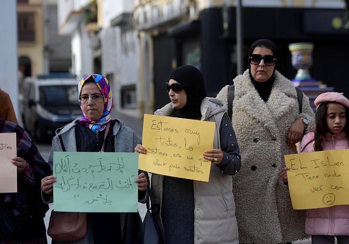 Mujeres musulmanas denunciando islamofobia