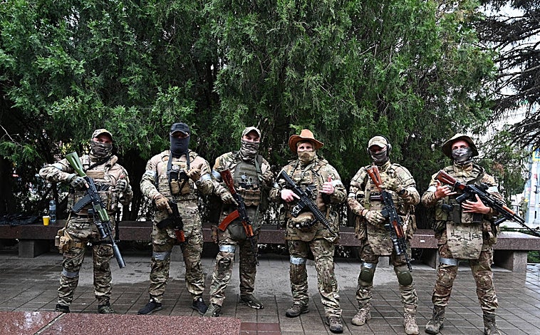 Imagen principal - El gran fiasco ruso: situar en el mismo escenario a tropas regulares y mercenarios