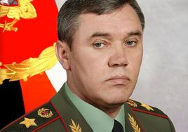 Líder del ataque a Ucrania y posible guardián de un maletín nuclear: así es el general Gerasimov, desaparecido tras el motín de Wagner