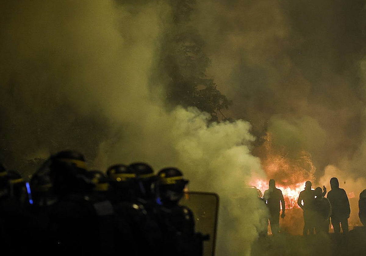 Hay al menos 150 detenidos relacionados con los disturbios