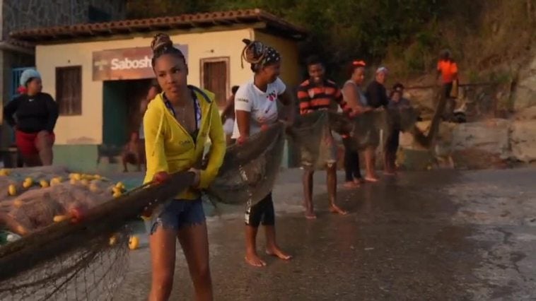 Las venezolanas se hacen un hueco en el sector de la pesca