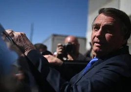 Bolsonaro se presenta como una «víctima de la democracia» tras su inhabilitación por «abuso de poder»