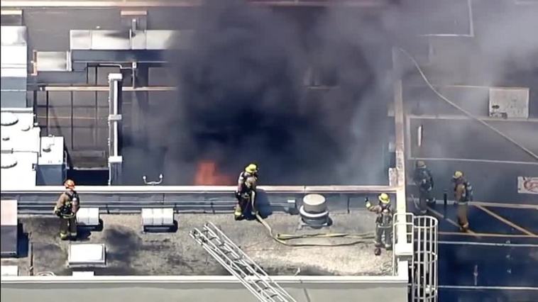 Extinguido un incendio en los estudios de la Warner Bros en la ciudad californiana de Burbank