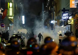 Fotogalería: la quinta jornada de disturbios en Francia, en imágenes