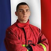 Muere un bombero de 24 años en Francia cuando apagaba un incendio provocado por los disturbios