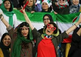 Irán permitirá a las mujeres asistir a partidos de fútbol masculino tras un veto de 40 años