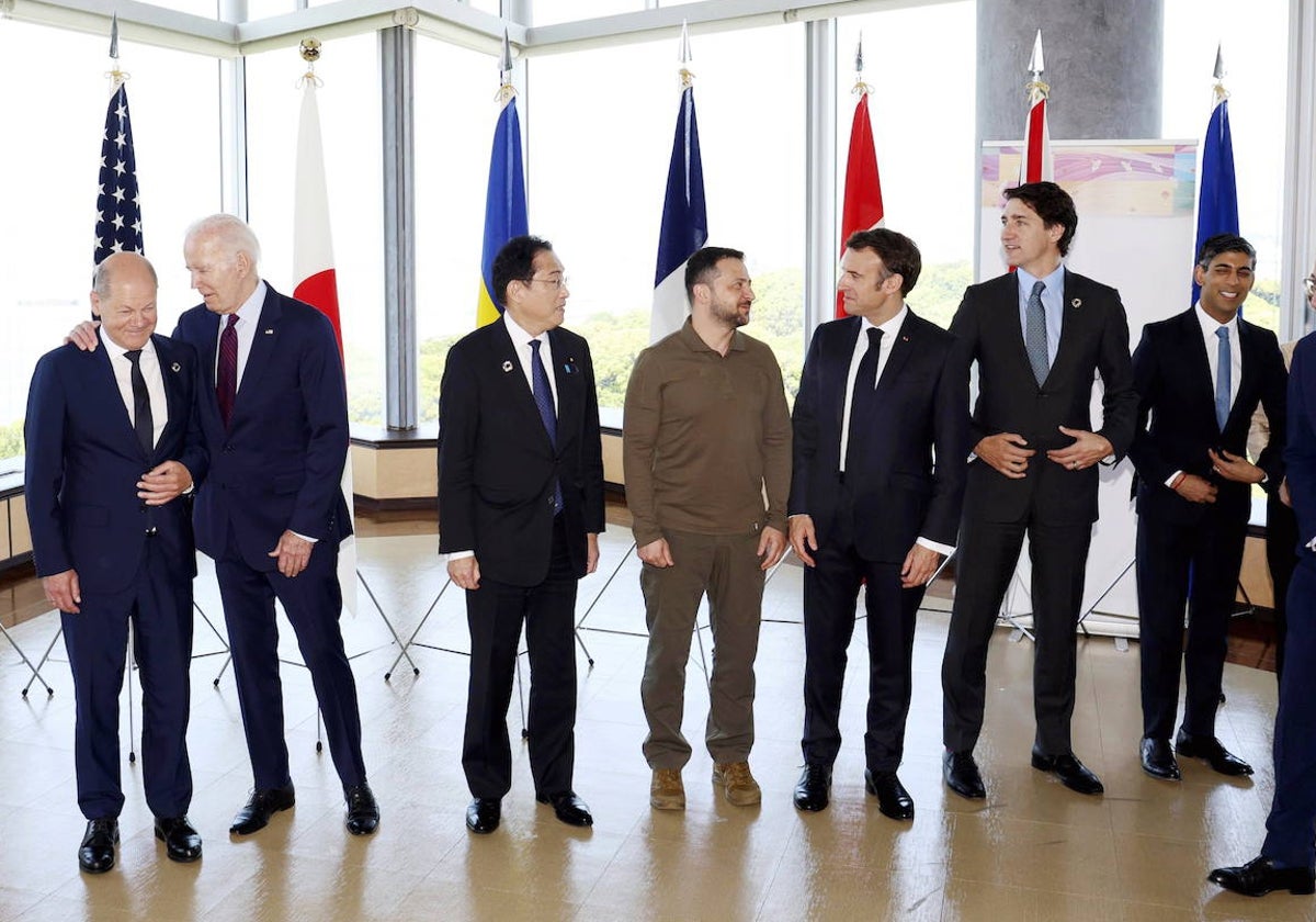 Zelenski acompaña a los líderes del G7