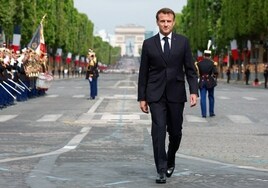 Los abucheos a Macron protagonizan el desfile de la fiesta nacional francesa