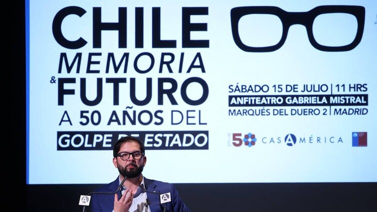 Boric recuerda en Madrid a las víctimas de la dictadura chilena de Pinochet