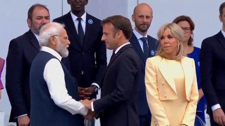 Francia celebra el Día de la Bastilla con un homenaje a la India