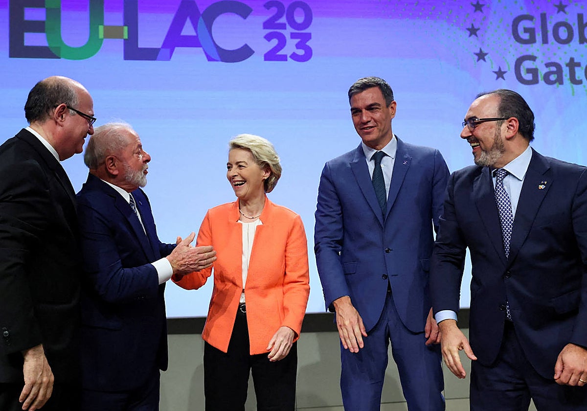 Pedro Sánchez participa en la cumbre con la Celac en Bruselas