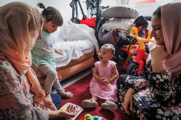 Mursal Mohammed, Arezo Rahimi y sus hijas