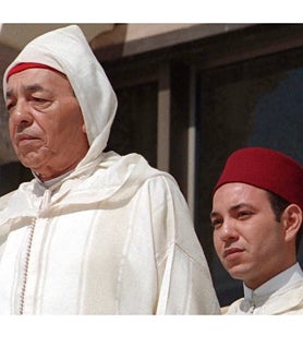 Imagen secundaria 2 - Mohamed VI hereda el trono de su padre Hassan II, fallecido el 23 de julio de 1999