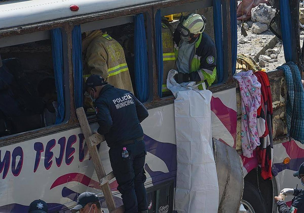 Imagen de archivo de un autobús accidentado en México