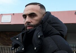 El 'fichaje' de un rapero con historial racista e islamista divide a la izquierda francesa