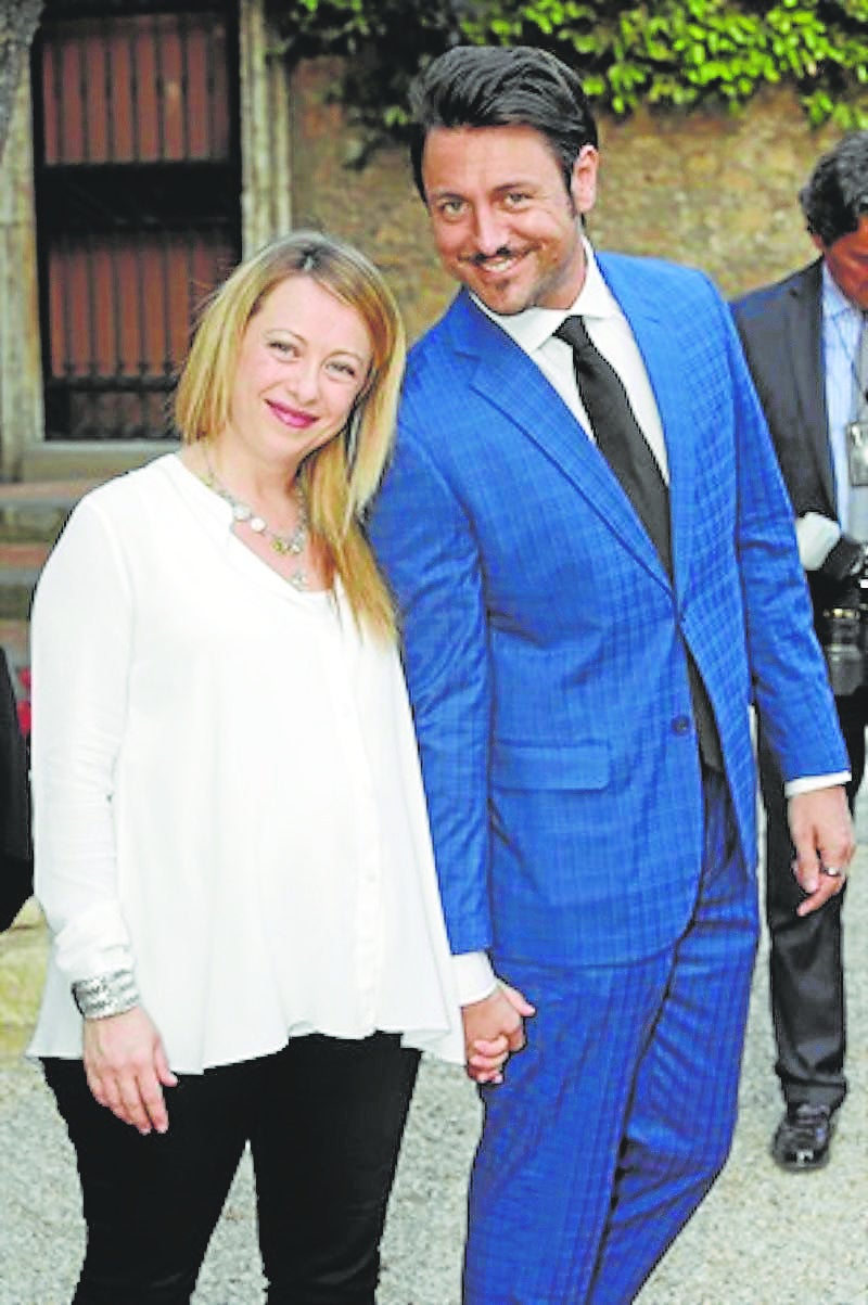 La pareja de Meloni se defiende: «No justifiqué la violación y no pido disculpas»