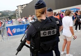 Fuerte despliegue policial en Francia para garantizar la seguridad durante las visitas de Carlos III y del Papa Francisco