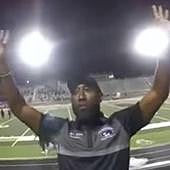 Un policía dispara con una táser a un director de orquesta afroamericano que se negaba a pedir a su banda que parase en Alabama