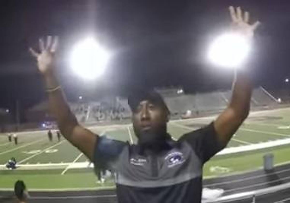 Johnny Mims, el director de orquesta que recibió la descarda