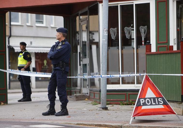 La Policía en el pub en Sandviken, Suecia, donde ha ocurrido el tiroteo