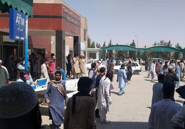 Al menos 52 muertos y más de 50 heridos tras un atentado cerca de una mezquita en Pakistán