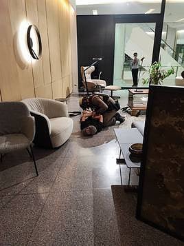 El joven de 14 años que abrió fuego en un centro comercial de Bangkok era 'gamer', tenía problemas mentales y modificó una pistola