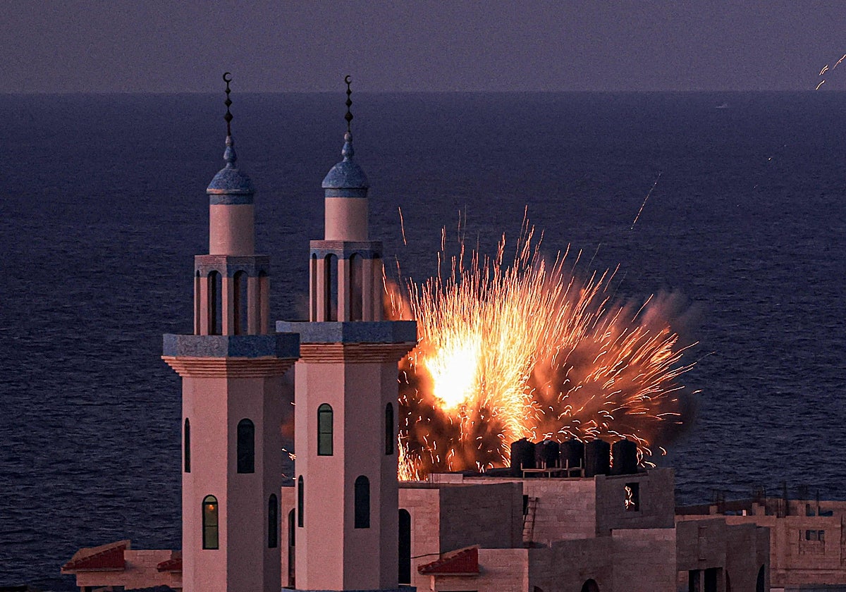 Un ataque aéreo israelí en la ciudad de Gaza el 12 de octubre de 2023