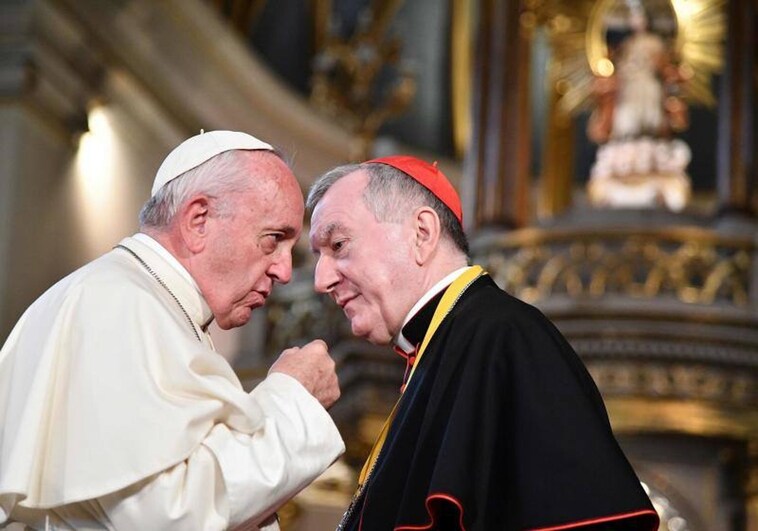 El Papa Francisco con el cardenal Pietro Parolin