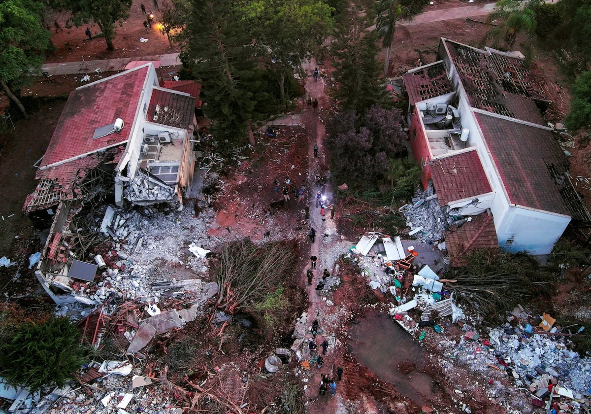 Vista aérea de la destrucción del kibutz de Be'eri