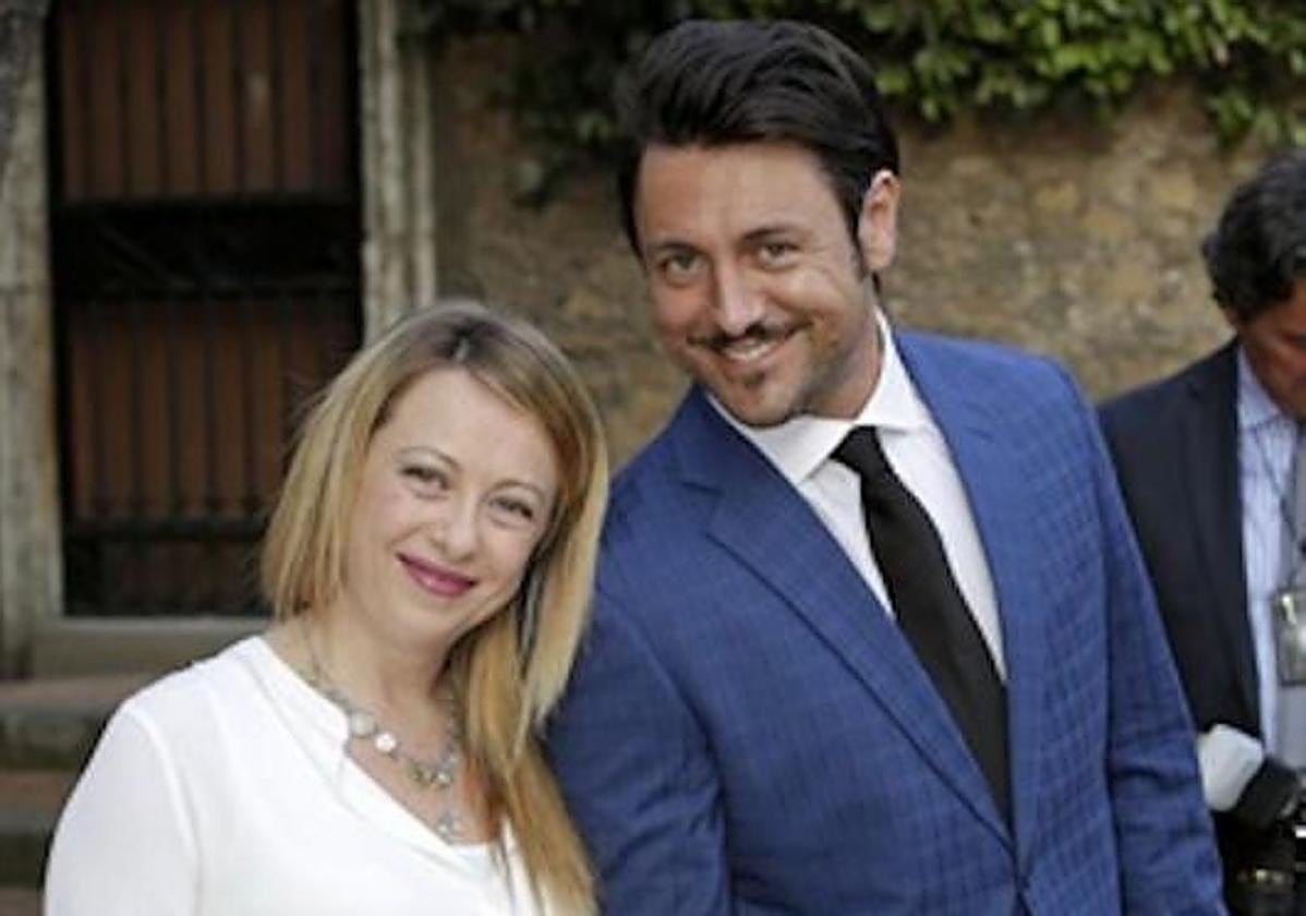 Giorgia Meloni junto a su pareja, Andrea Giambruno
