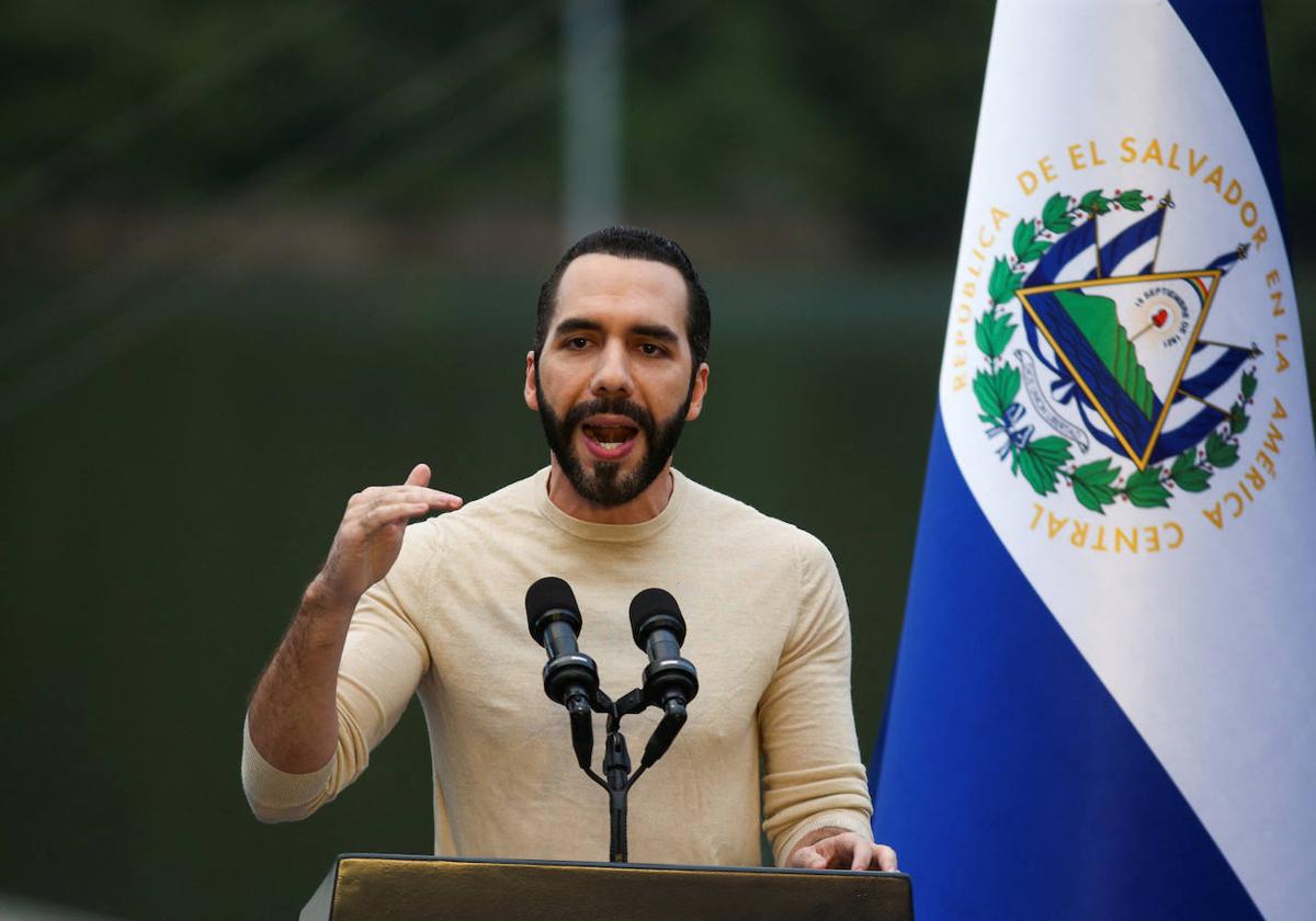 El presidente de El Salvador, Nayib Bukele, durante el anuncio de su candidatura