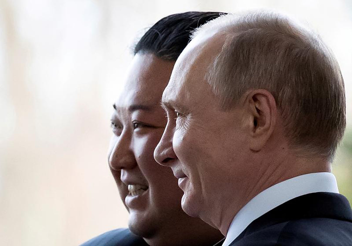 Vladímir Putin, presidente de Rusia, junto a su homólogo de Corea del Norte, Kim Jong-un