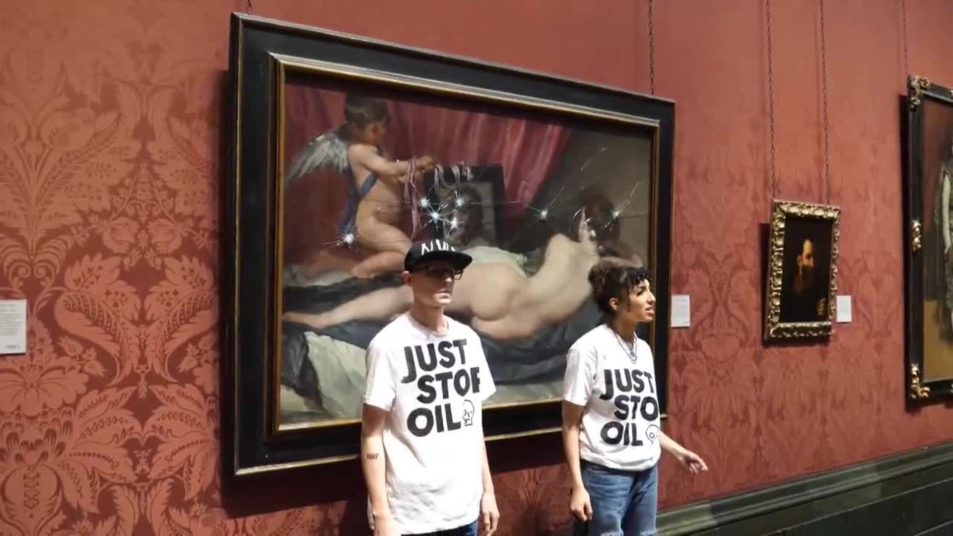 Dos ecologistas detenidos tras romper el cristal de una pintura de Velázquez en Londres