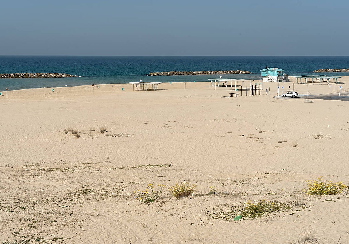 Las playas de Ascalón, una turística localidad israelí a tan solo 10 kilómetros de Gaza, están vacías desde los atentados del 7 de octubre