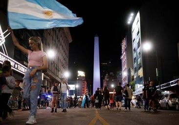 «Se acabó, por fin los echamos»: los partidarios de Milei celebran la derrota del peronismo