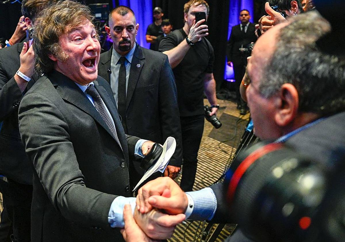 Javier Milei recibe felicitaciones tras su victoria electoral