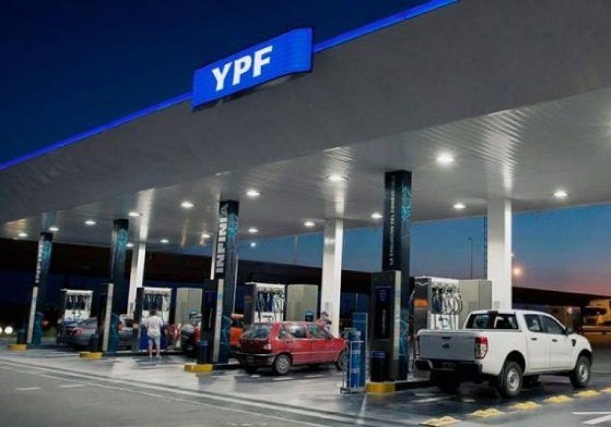 Privatización de YPF, la televisión pública y Aerolíneas Argentinas, las primeras medidas de Milei