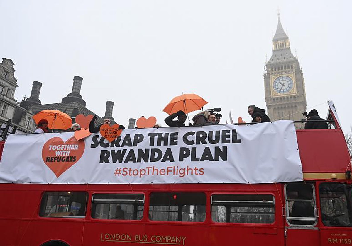 Protesta en Londres por el plan de deportación de solicitantes de asilo a Ruanda