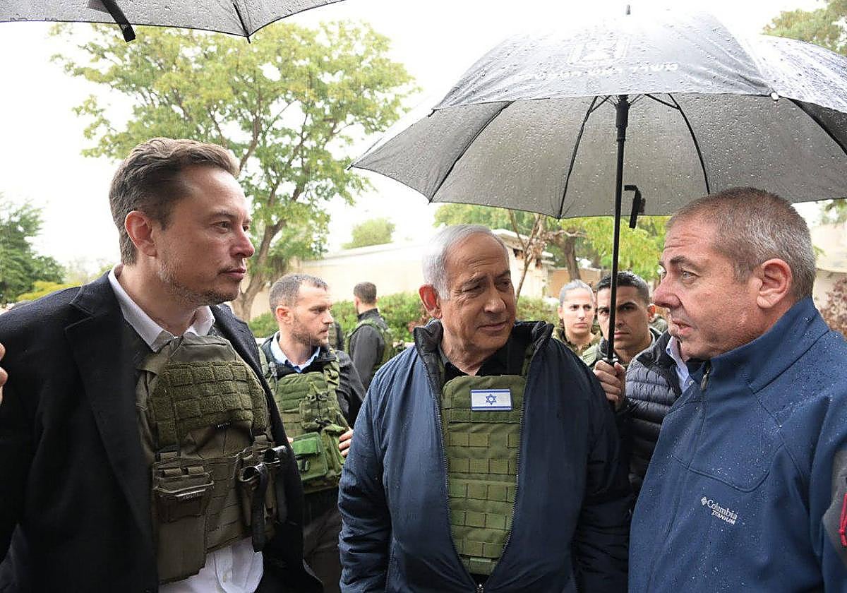 El CEO de X, antes conocida como Twitter, Elon Musk, durante su viaje a Israel.