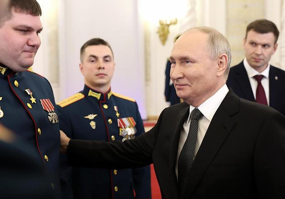El presidente ruso Putin en la entrega de las medallas de Estrella de Oro a los Héroes de Rusia en Moscú, a principios de mes