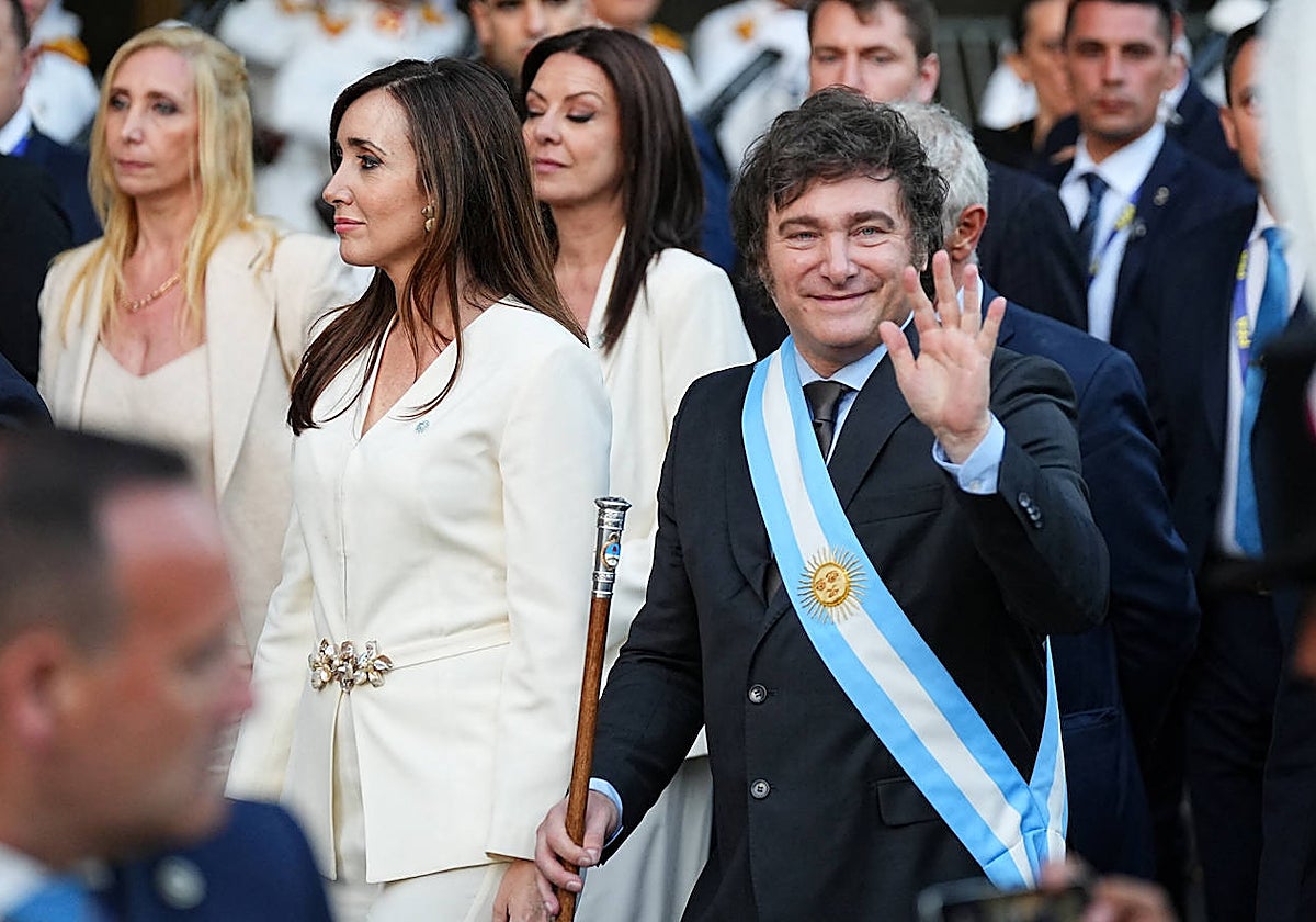 El presidente de Argentina, Javier Milei, con la vicepresidenta, Victoria Villarruel