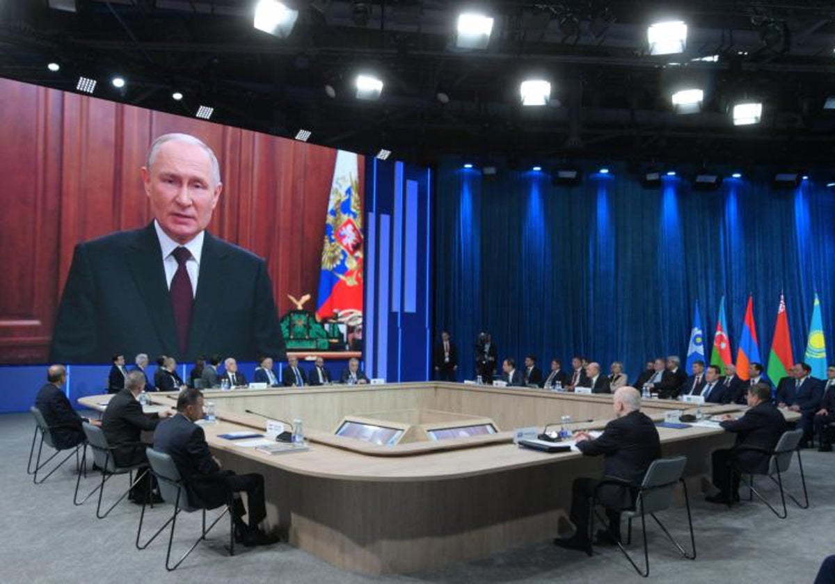 El presidente ruso, Vladímir Putin, participa en la reunión del Consejo de Jefes de Gobierno de la CEI