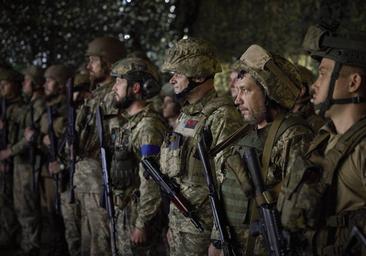 Ucrania busca soldados que hablen español para ir al frente y ofrecen un sueldo de más de 3.000 euros