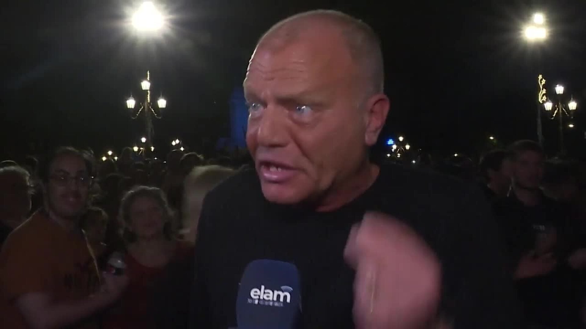 Segunda noche consecutiva de protestas en Argentina contra las medidas económicas de Milei