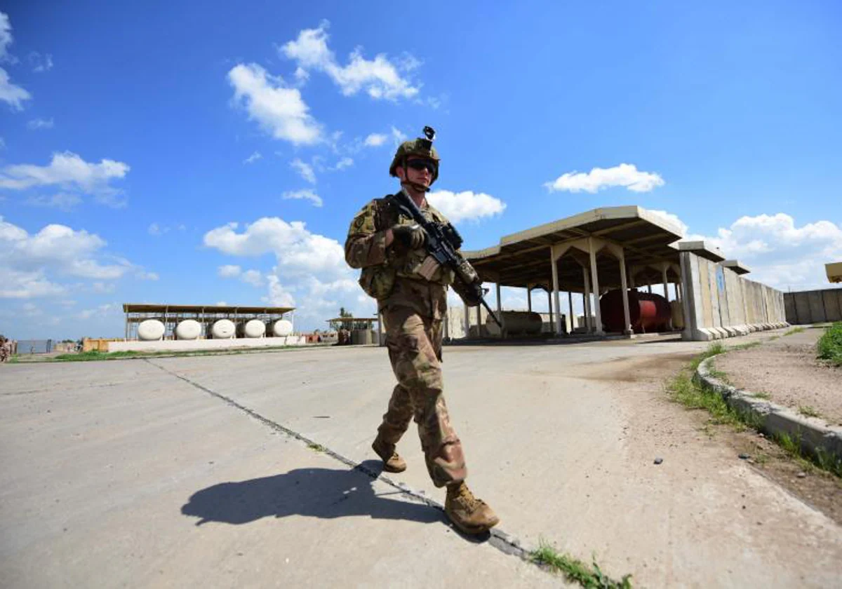 Un soldado estadounidense en la base Aérea K1 cerca de la ciudad de Kirkuk, al norte de Irak